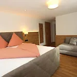 Hollaus Apartman